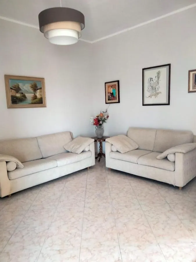 La Casa Di Sara Daire Siraküza 0*,